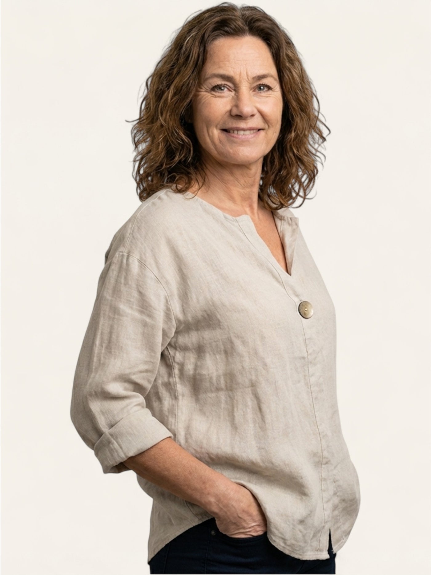 Gabriela | Topp med V-hals i lin og bomull