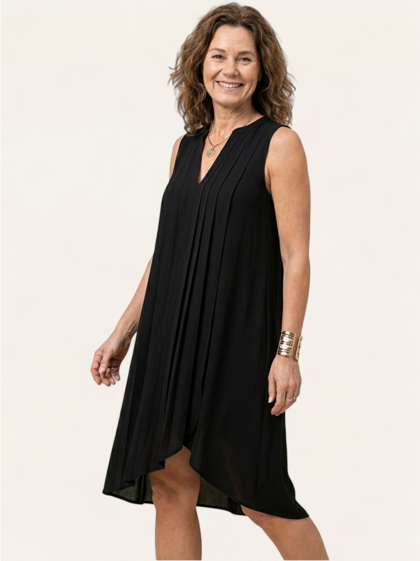 Vera | Elegant, flatterende jurk med V-halsstørrelse