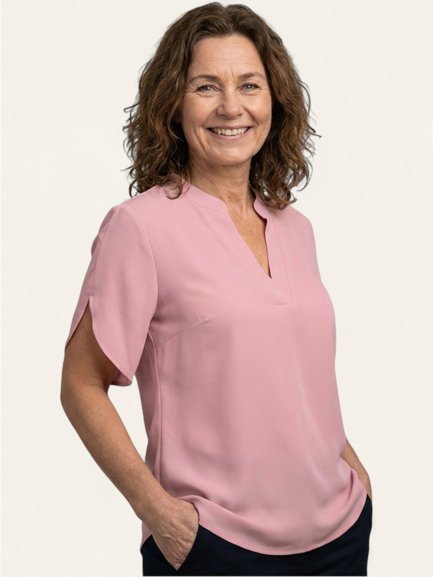 Freya | Uformell skjorte med v-hals